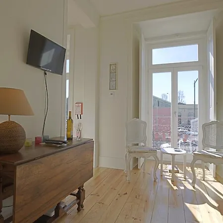 Ophelia River Portuguese Living Apartamento Lisboa