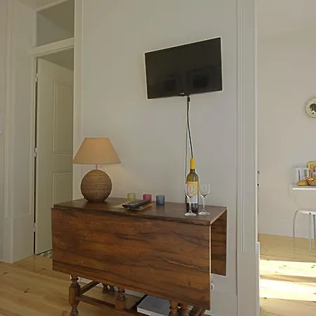 Ophelia River Portuguese Living Apartamento Lisboa